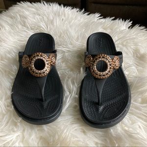 CROCS  🌸Sanrah Diamante Wedge Flip Flop